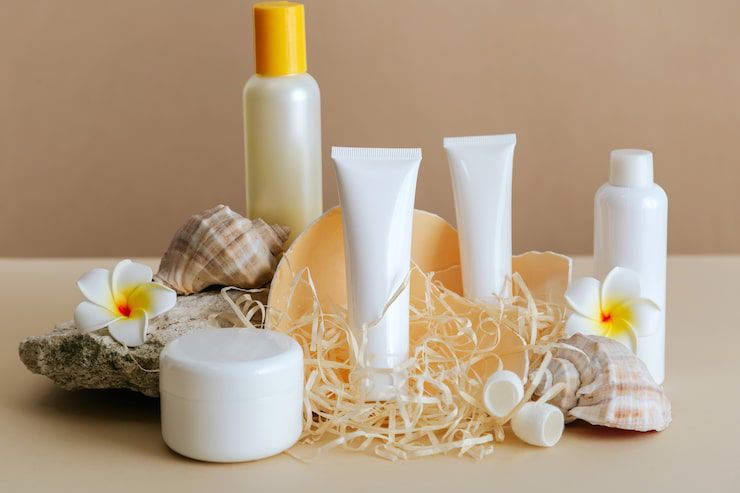 MOISTURIZERS & CREAMS